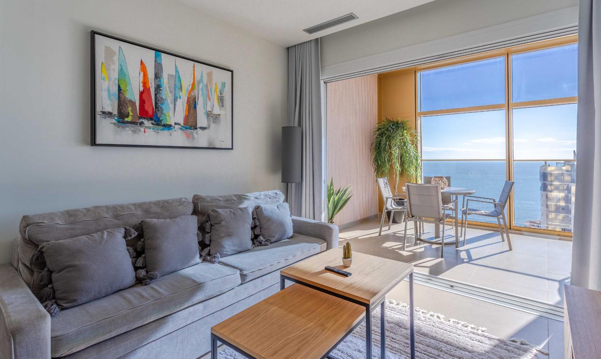 Intempo By Holuxe -184- 18th Floor Apartment *