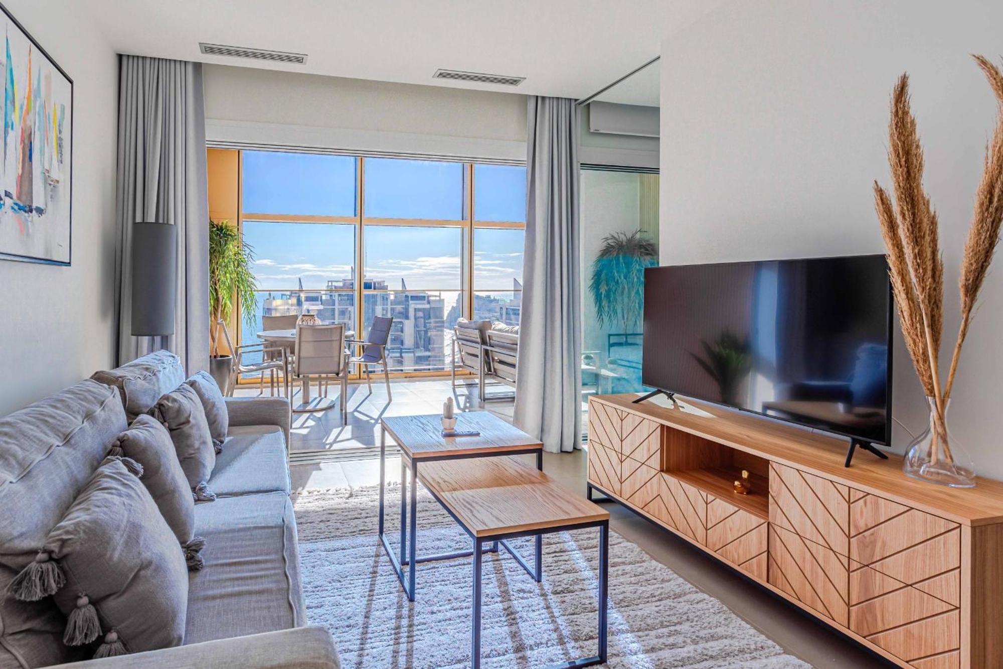 Intempo By Holuxe -184- 18th Floor *
