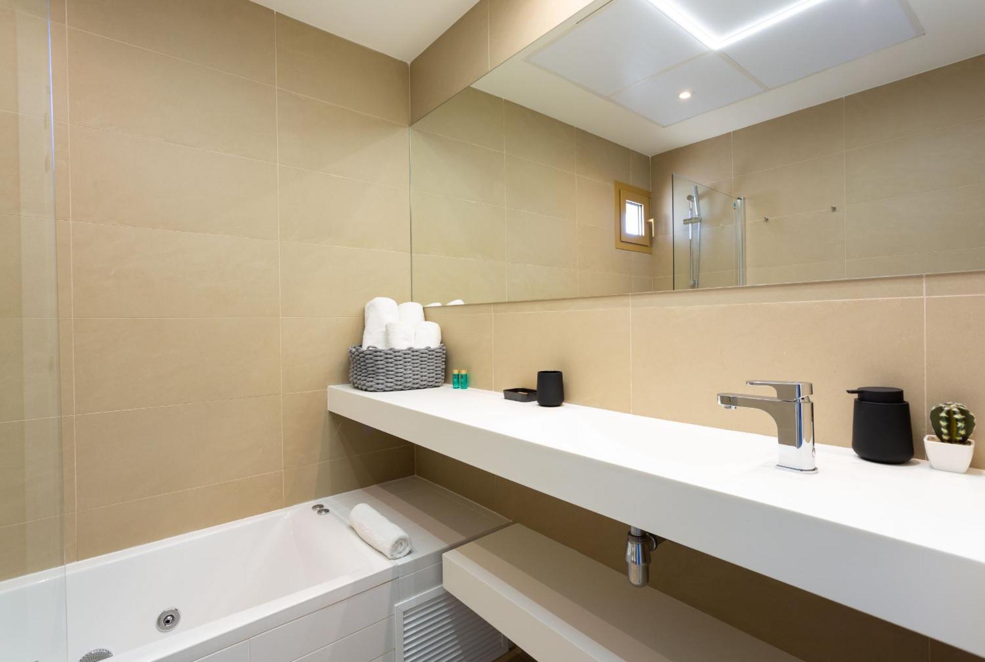 Intempo By Holuxe -184- 18th Floor Apartment